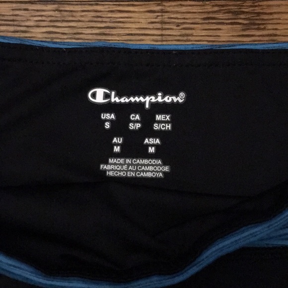 Athletic wear (capris) - Picture 2 of 2